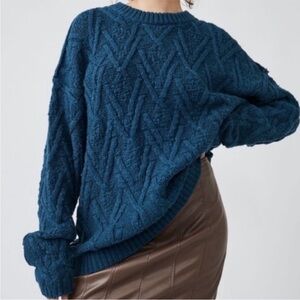 FREE PEOPLE NAVY ISLE CABLE KNIT OVERSIZED SWEATER SIZE XS